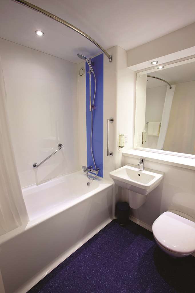 Travelodge Cambridge Central Номер фото